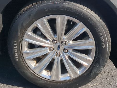 Certified 2022 Ford Explorer Limited w/ Equipment Group 301A image 11