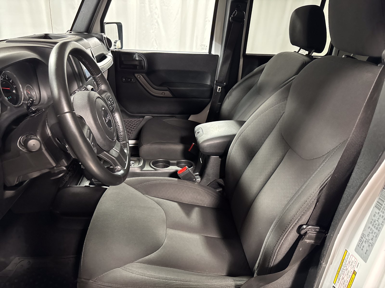 Used 2018 Jeep Wrangler Unlimited Sport S AWD/4WD image 3