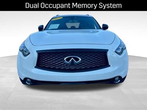 Used 2017 INFINITI QX70 AWD w/ Premium Package image 33