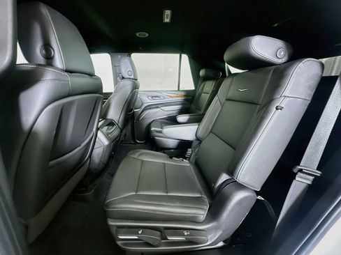 Used 2022 Cadillac Escalade Luxury RWD image 28
