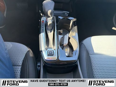 Used 2025 Chevrolet Trax LT w/ LT Convenience Package image 23