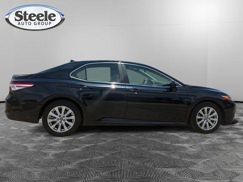 Used 2019 Toyota Camry LE FWD image 6
