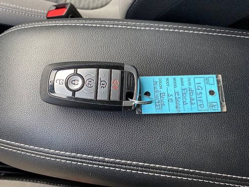 Used 2022 Ford Escape SE w/ Convenience Package image 59