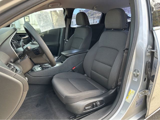 Used 2021 Chevrolet Malibu LT FWD image 6
