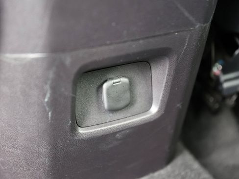 Used 2025 Toyota Grand Highlander AWD image 26