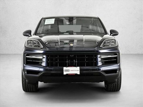 Used 2025 Porsche Cayenne Coupe AWD/4WD image 2