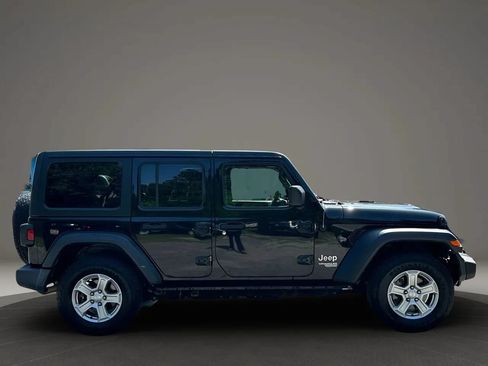 Used 2019 Jeep Wrangler Unlimited Sport S AWD/4WD image 2