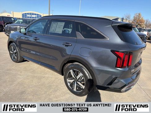 Used 2021 Kia Sorento S image 7