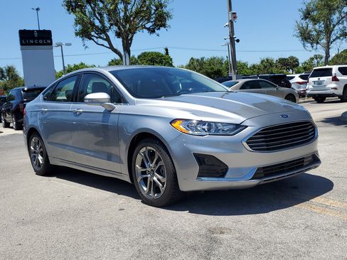 Used 2020 Ford Fusion SEL image 25
