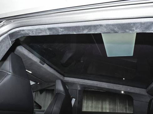 Used 2025 Tesla Cybertruck AWD Crew Cab image 53