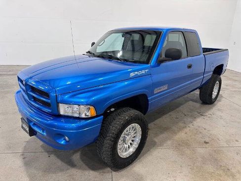 Used 1999 Dodge Ram 2500 Truck 4x4 Club Cab image 2