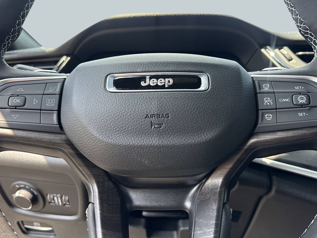 New 2026 Jeep Grand Cherokee Altitude RWD image 11