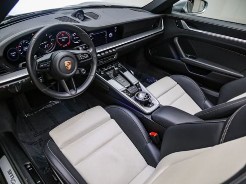 Certified 2023 Porsche 911 Targa 4S AWD/4WD image 3