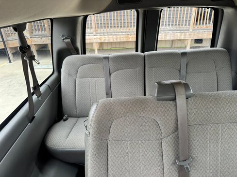 Used 2017 Chevrolet Express 3500 LT w/ LT Preferred Equipment Group image 32