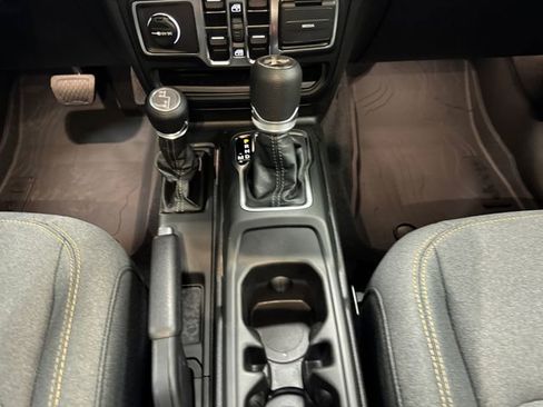 Used 2025 Jeep Wrangler Sport S AWD/4WD image 14