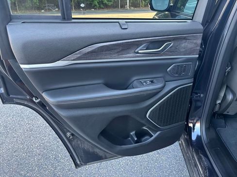 New 2024 Jeep Grand Cherokee Limited 4xe w/ Luxury Tech Group II image 16