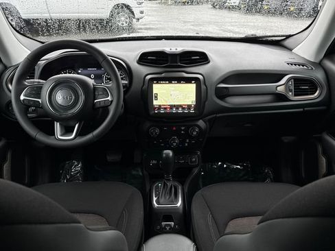 Used 2023 Jeep Renegade Latitude image 13