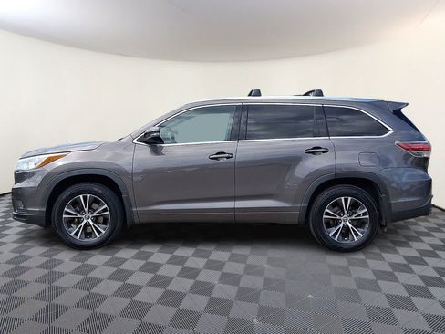 Used 2016 Toyota Highlander XLE AWD/4WD image 8