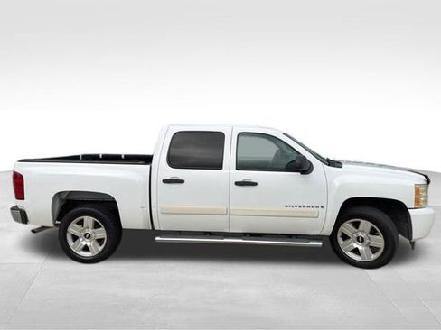 Used 2007 Chevrolet Silverado 1500 LT w/ South Central Value Package image 4