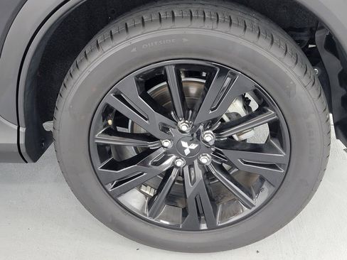 Used 2024 Mitsubishi Eclipse Cross LE image 11