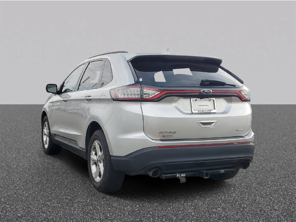 Used 2017 Ford Edge SE w/ Cargo Accessory Package FWD image 2