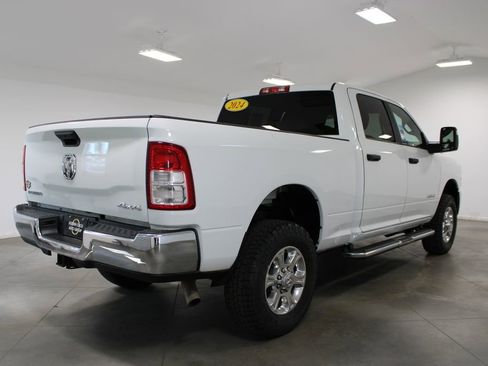 Used 2024 RAM 2500 Big Horn AWD/4WD image 9