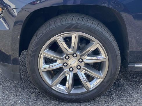 Used 2018 Chevrolet Suburban Premier AWD/4WD image 9
