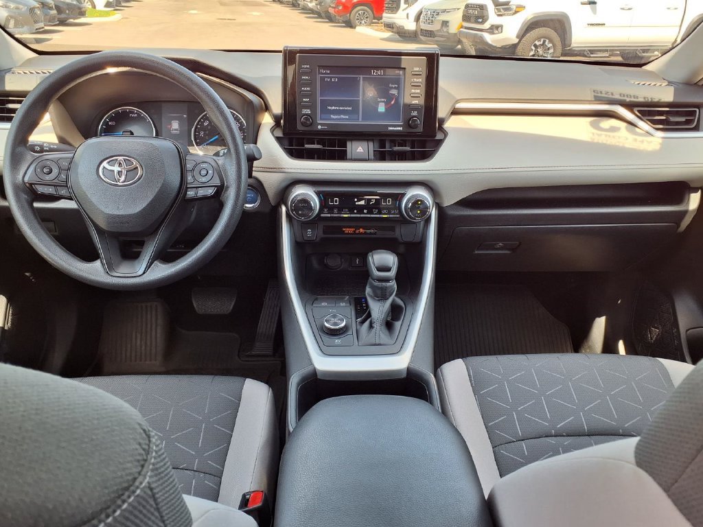 Used 2022 Toyota RAV4 XLE AWD/4WD image 18