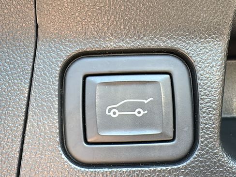 Used 2023 GMC Acadia SLE w/ Driver Convenience Package AWD/4WD image 35