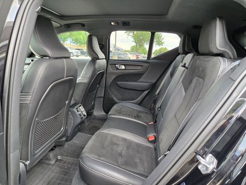Used 2021 Volvo XC40 T5 R-Design AWD/4WD image 13