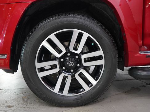 Used 2021 Toyota 4Runner Limited AWD/4WD image 29