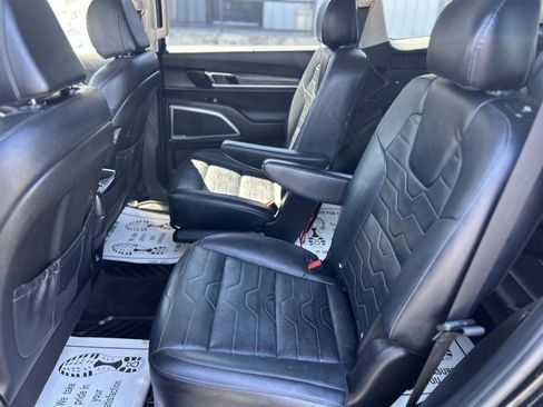 Used 2022 Kia Telluride SX w/ SX Prestige Package AWD/4WD image 17