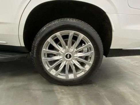 Used 2023 Cadillac Escalade Premium Luxury w/ LPO, Floor Liner Package AWD/4WD image 19