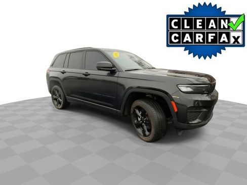 Used 2024 Jeep Grand Cherokee Altitude image 2