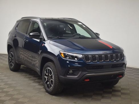 New 2026 Jeep Compass Trailhawk AWD/4WD image 3