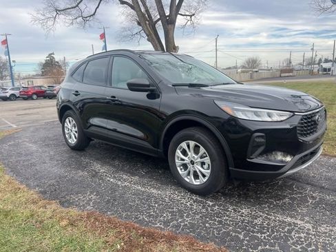 New 2026 Ford Escape Active w/ Cold Weather Package AWD/4WD image 2