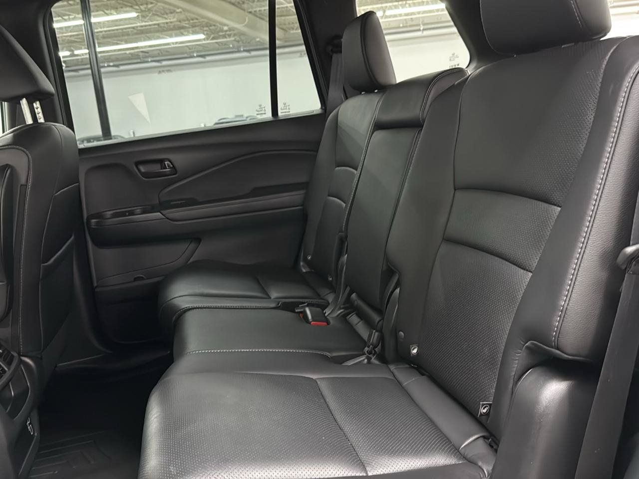 Used 2023 Honda Passport EX-L image 16