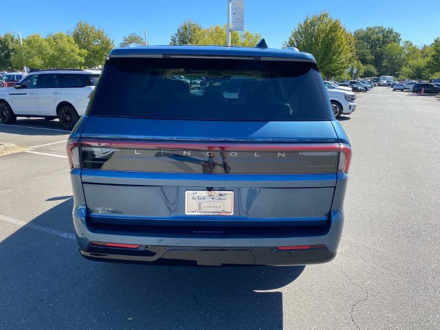 New 2027 Lincoln Navigator Reserve AWD/4WD image 27