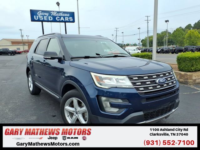 Used 2017 Ford Explorer XLT w/ Equipment Group 202A AWD/4WD image 1