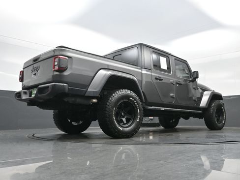 Used 2021 Jeep Gladiator Sport image 28