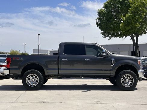 Used 2019 Ford F250 Lariat w/ Lariat Ultimate Package image 3