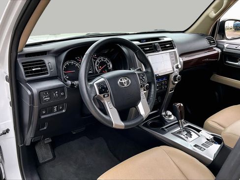 Used 2024 Toyota 4Runner Limited AWD/4WD image 18