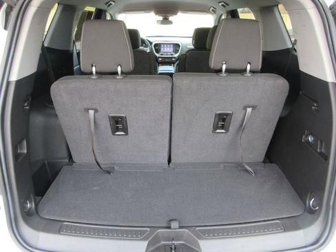 Used 2023 GMC Acadia SLE w/ Driver Convenience Package image 13