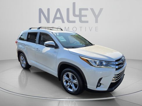 Used 2017 Toyota Highlander Limited FWD image 7
