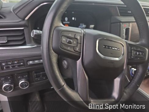 Used 2023 GMC Yukon Denali Ultimate AWD/4WD image 11