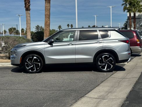 Used 2024 Mitsubishi Outlander SE image 6