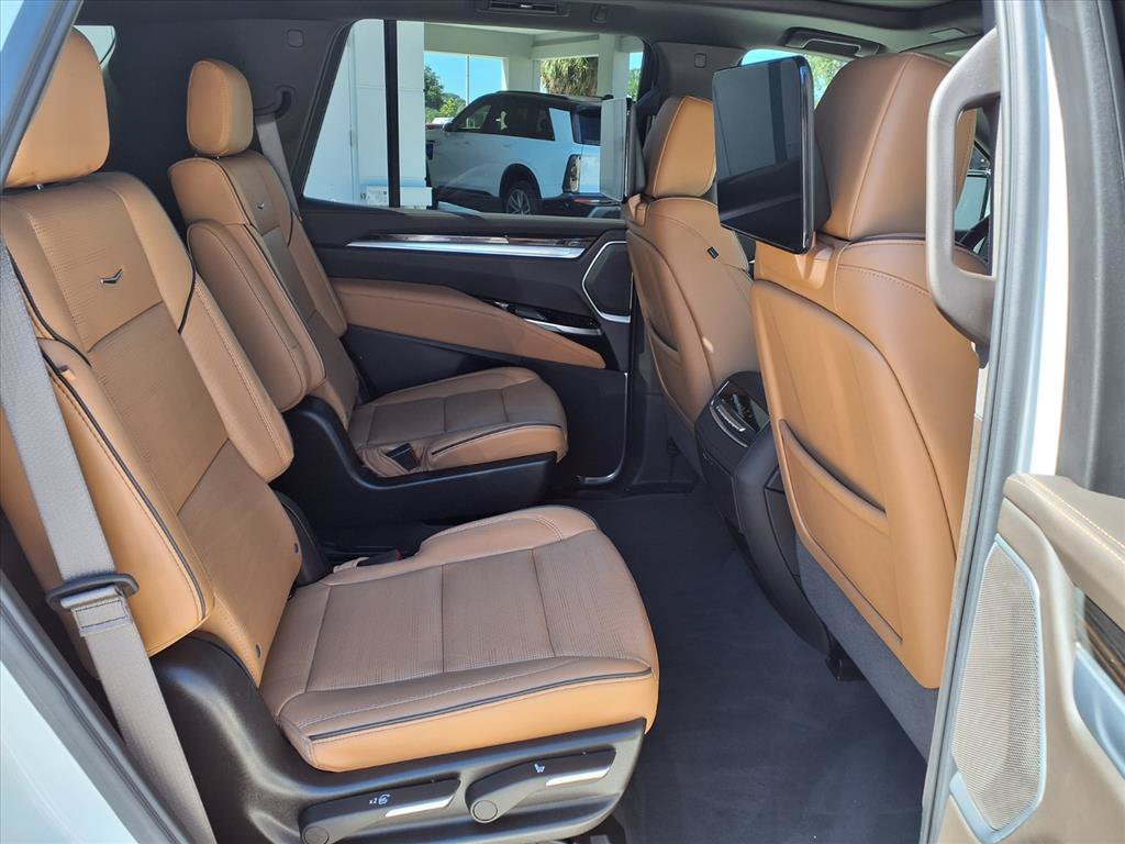 Certified 2025 Cadillac Escalade Premium Luxury w/ Touring Package AWD/4WD image 10