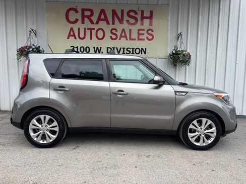 Used 2016 Kia Soul + FWD image 2