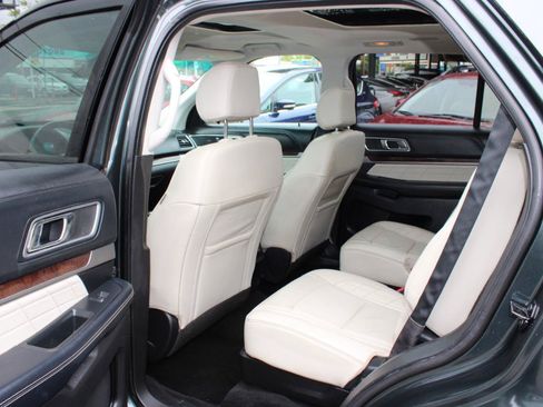 Used 2016 Ford Explorer Platinum AWD/4WD image 14