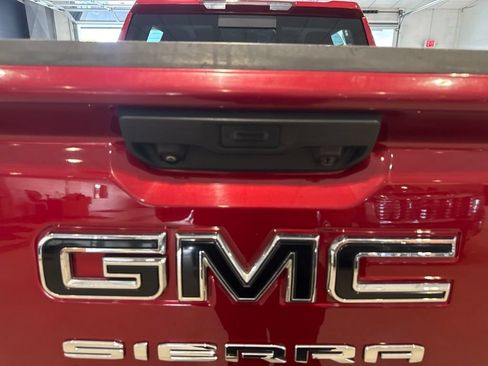Used 2023 GMC Sierra 1500 Elevation w/ Preferred Package AWD/4WD image 9
